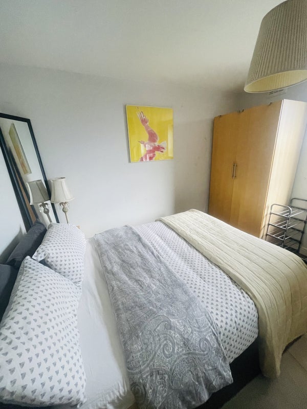 Room Tottenham Lane in Greater London
