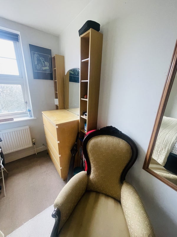 Room Tottenham Lane in Greater London