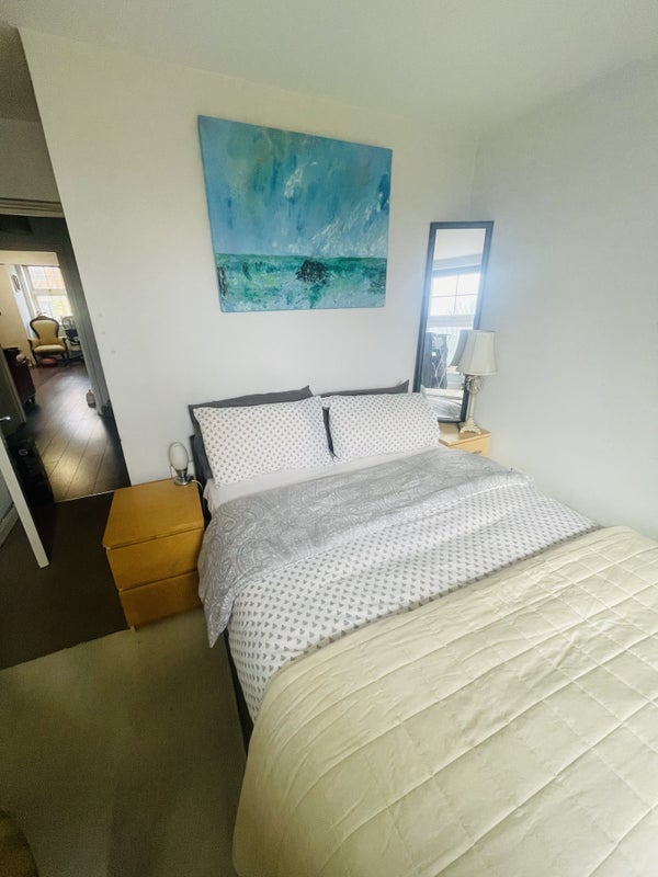 Room Tottenham Lane in Greater London