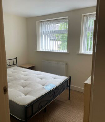 Flat Brighton Grove in Manchester