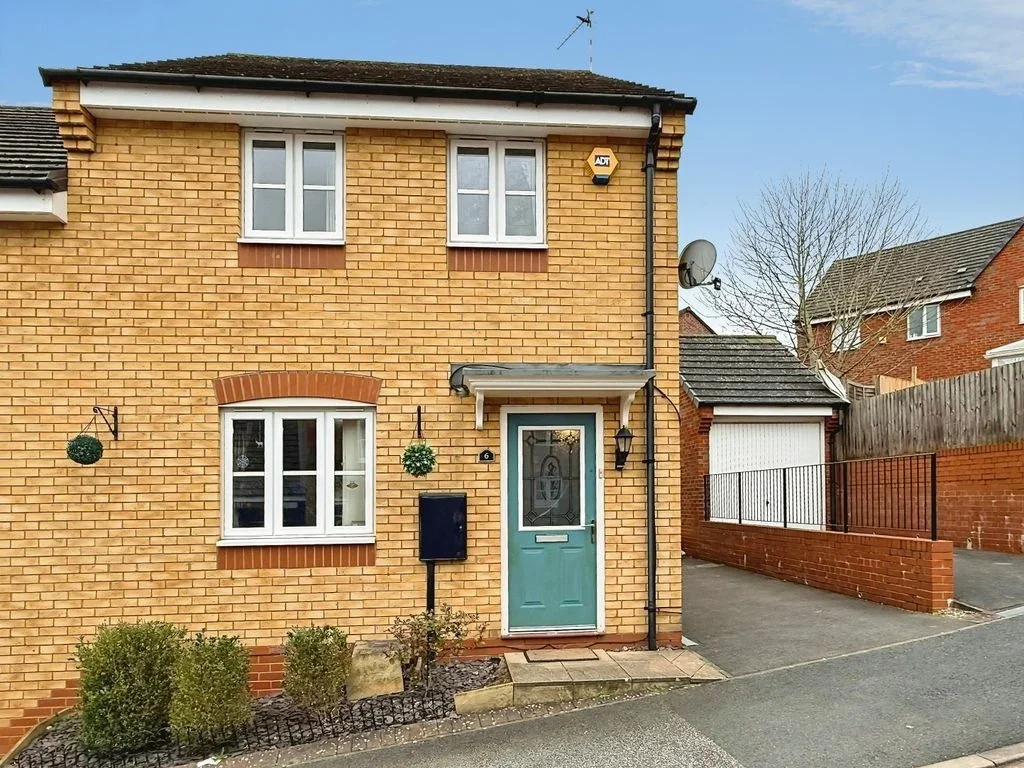 House Ampleforth Lane in Leicester