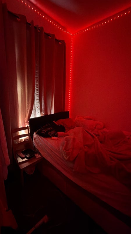 Room Ellesmere Road in Newcastle upon Tyne