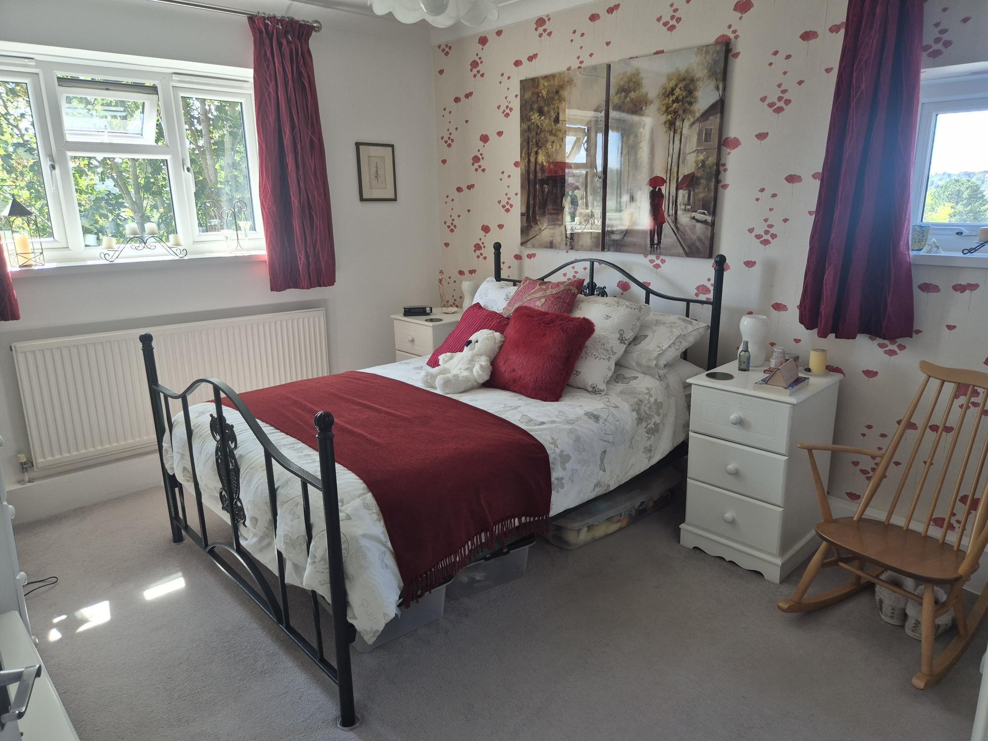 Flat Kingsdown Avenue in Greater London