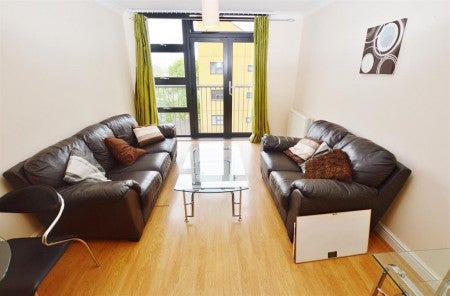 Flat Maltings Close in Greater London