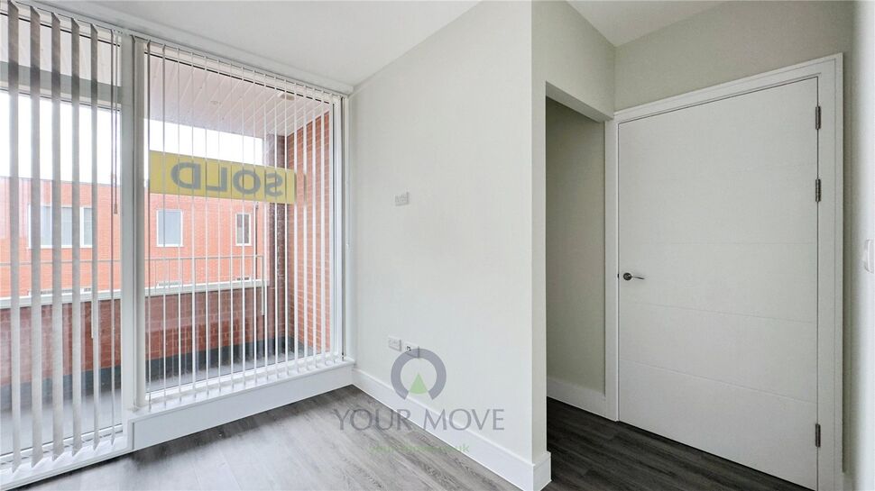 Flat Crayford Road in Dartford