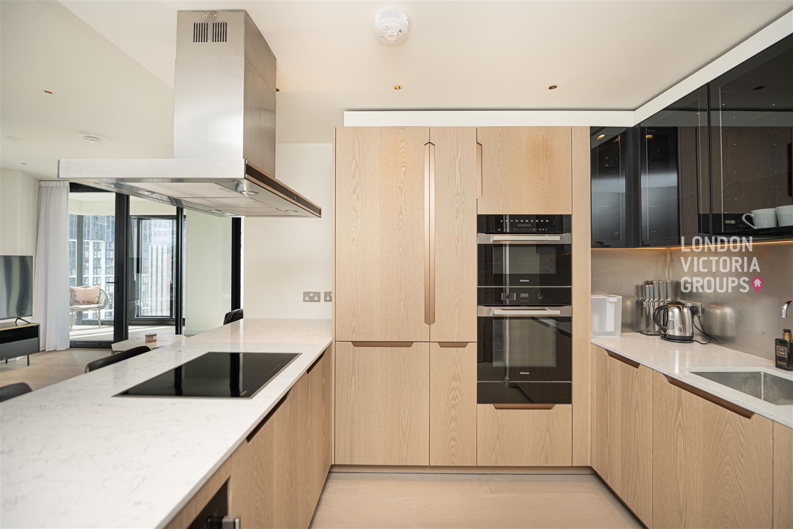 Flat Nine Elms Lane in Greater London