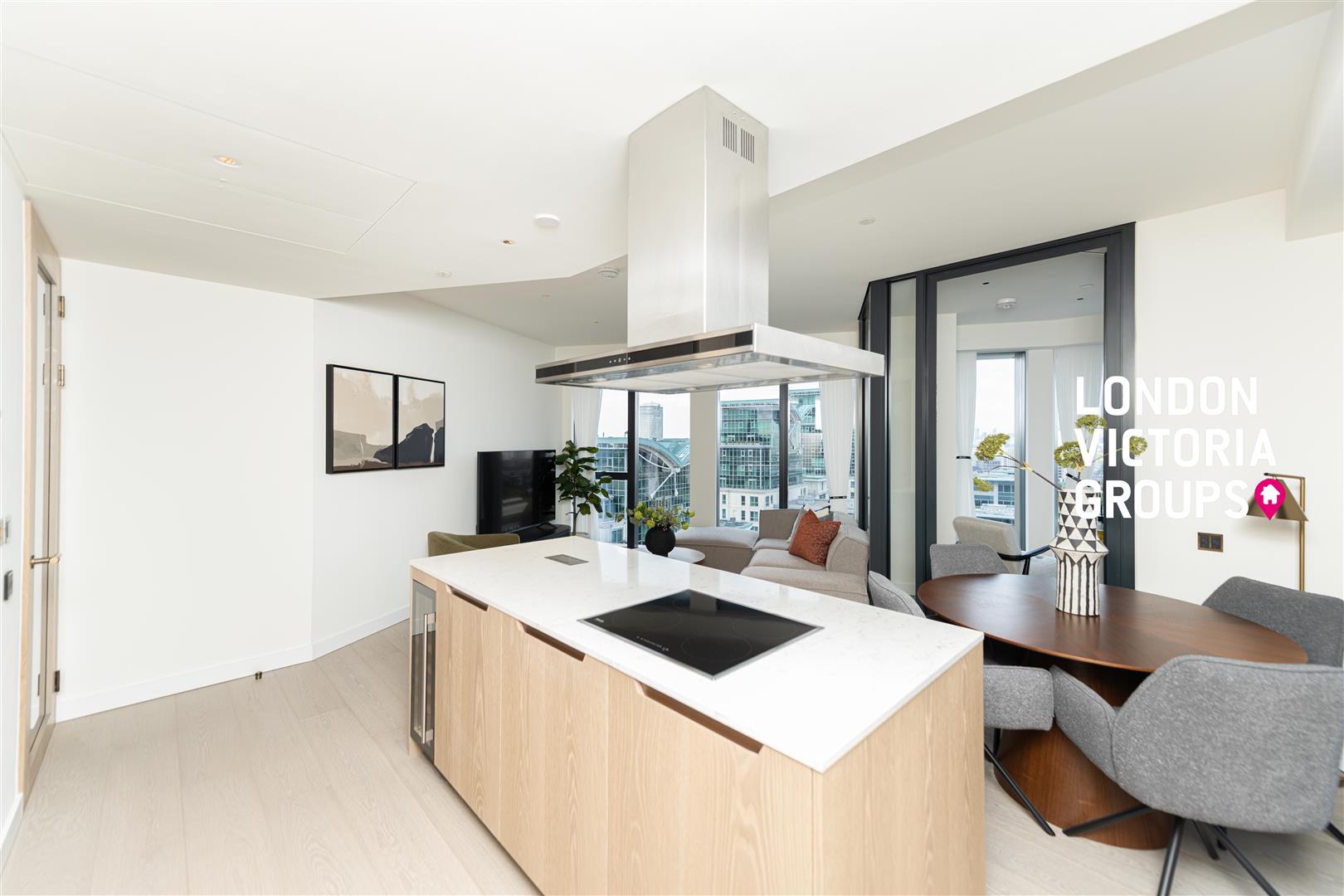Flat Nine Elms Lane in Greater London