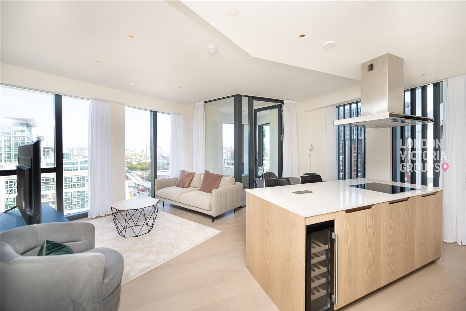 Flat Nine Elms Lane in Greater London