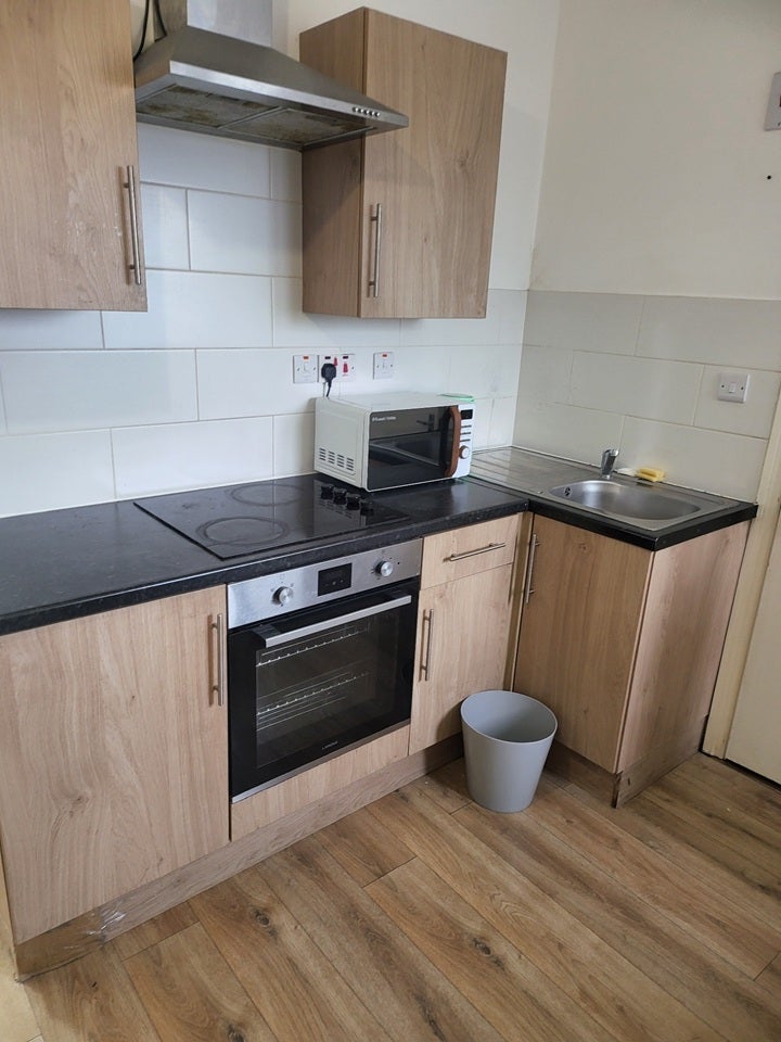 Flat Barking Road in Greater London