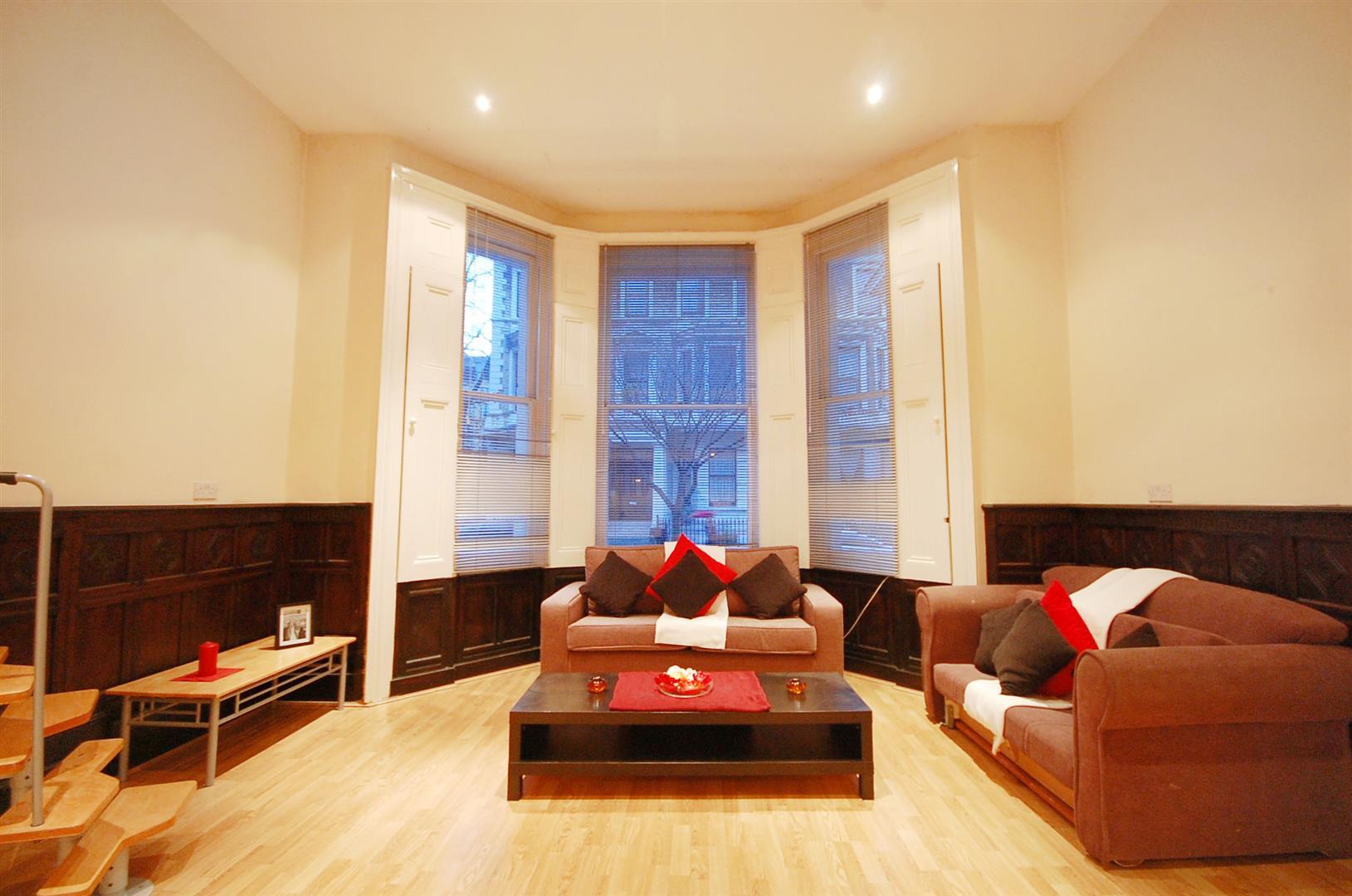 Flat Southwell Gardens in Greater London
