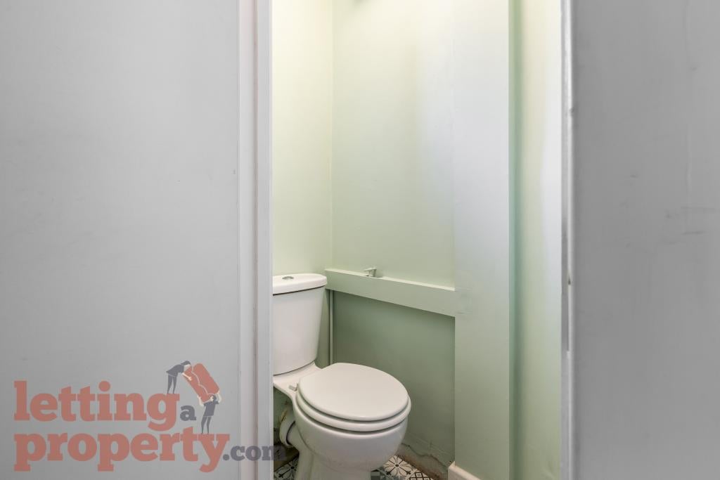 Flat Pembury Close in Greater London