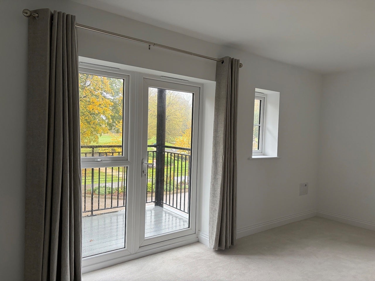 Flat Aspen Road in High Wycombe
