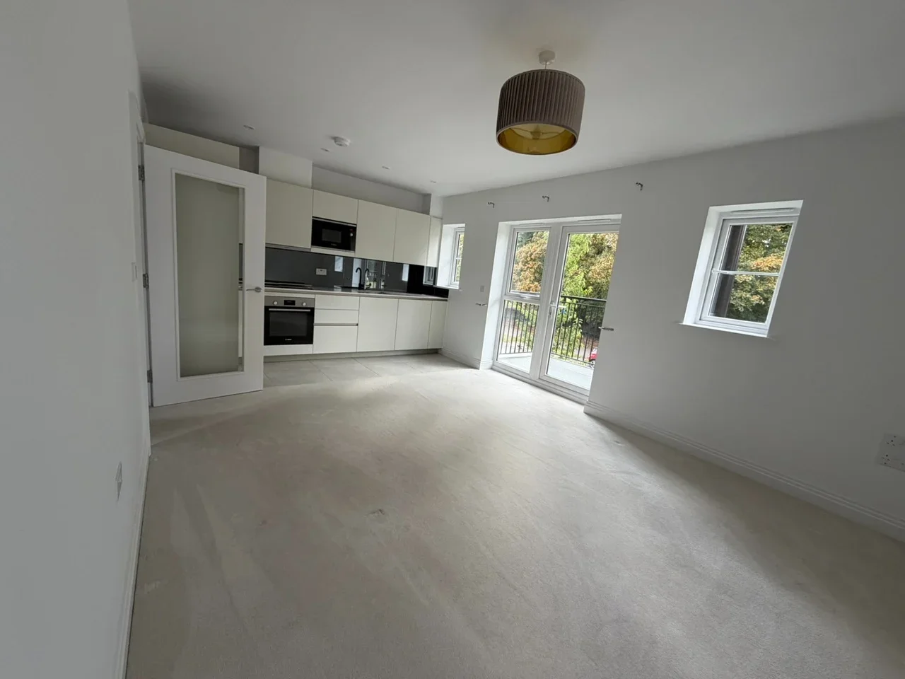 Flat Aspen Road in High Wycombe