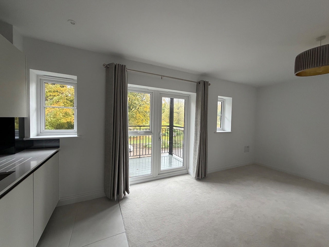 Flat Aspen Road in High Wycombe