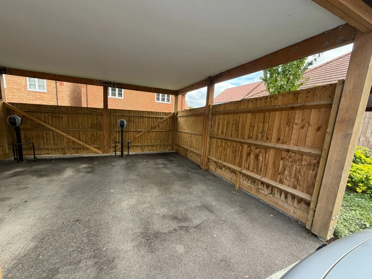 Flat Aspen Road in High Wycombe