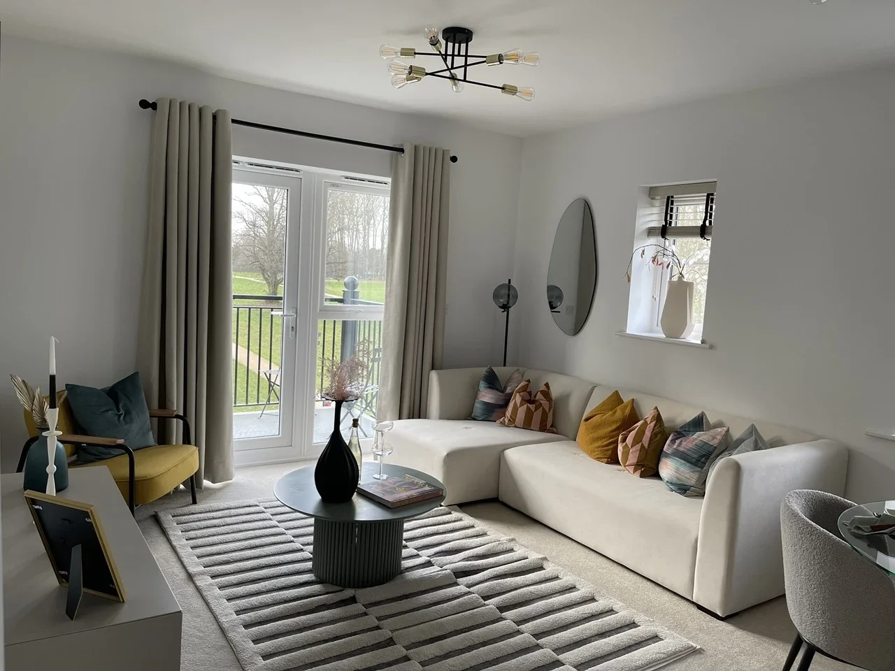 Flat Aspen Road in High Wycombe