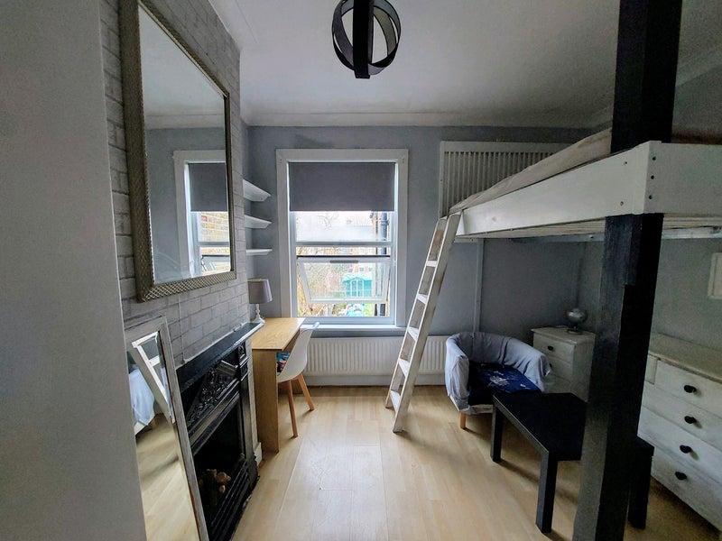 Room Hitcham Road in Greater London