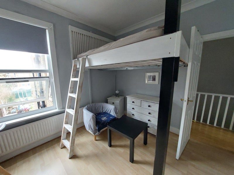 Room Hitcham Road in Greater London