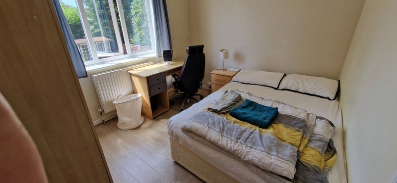 Flat Finchley Road in Greater London