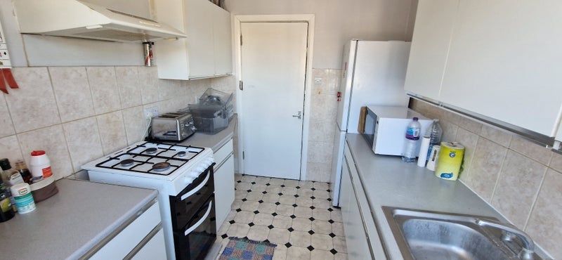 Flat Finchley Road in Greater London