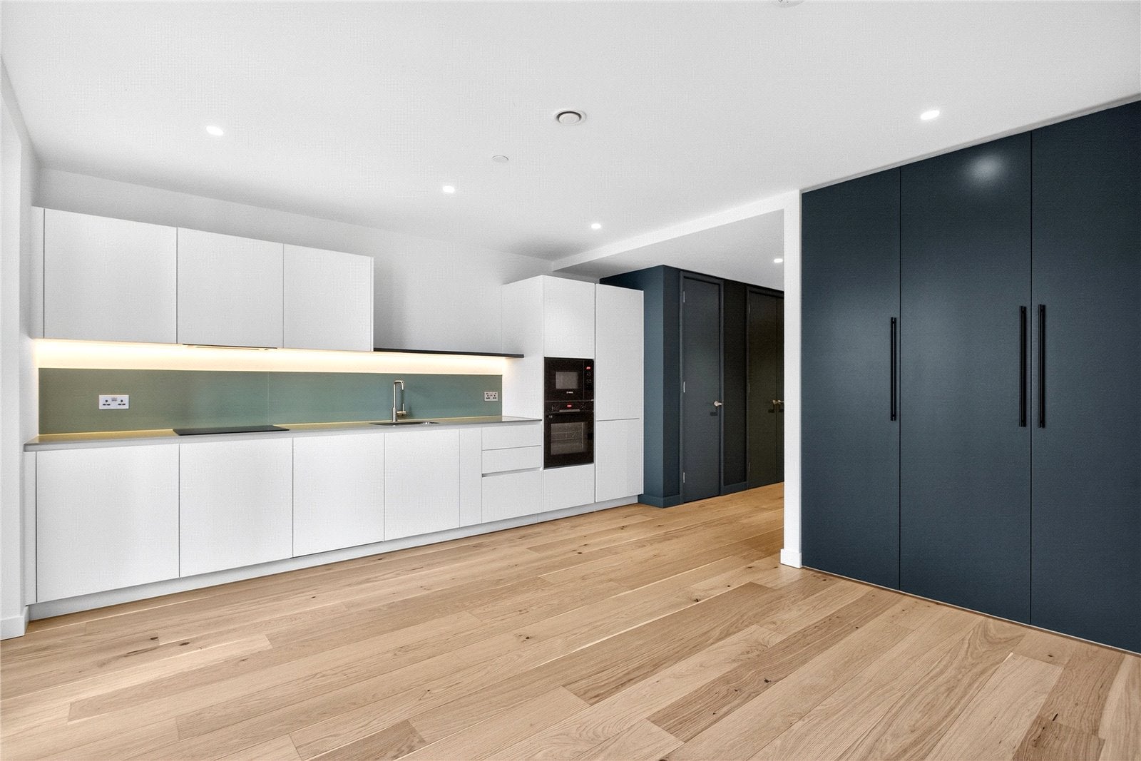 Flat Pilot Walk in Greater London