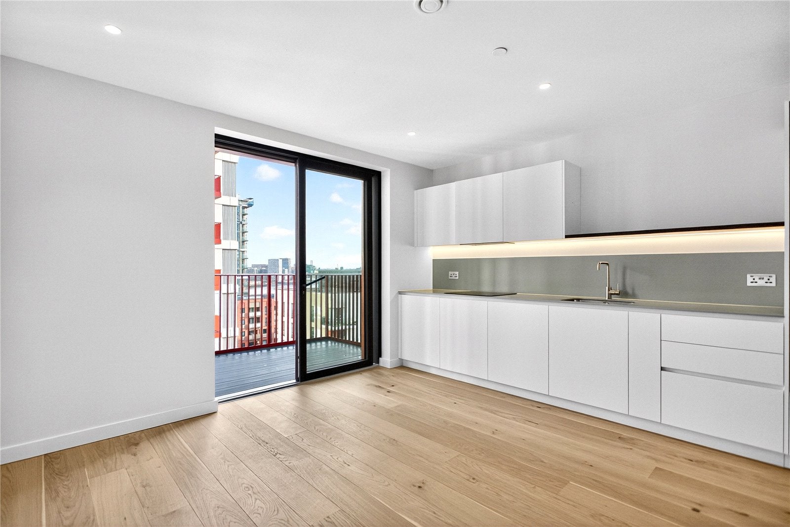 Flat Pilot Walk in Greater London