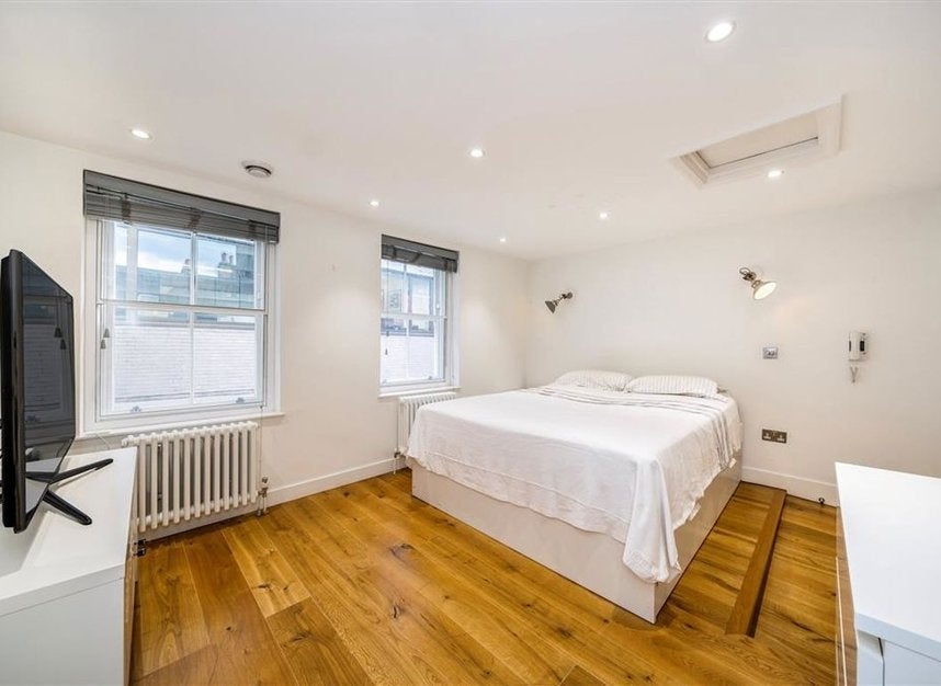 Flat Carnaby Street in City of Westminster