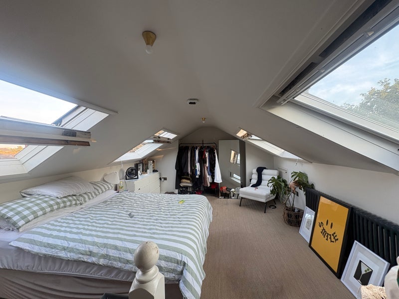 Room Queens Down Road in Greater London