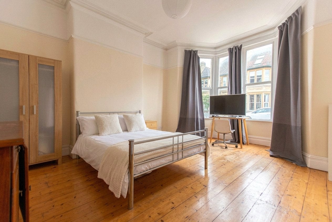 Room Seymour Avenue in Bristol