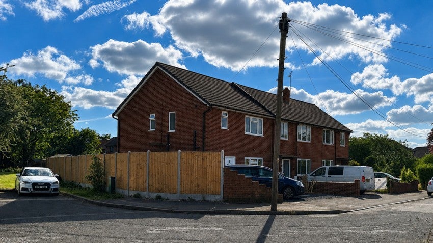 House Newlands Road in Surrey Heath