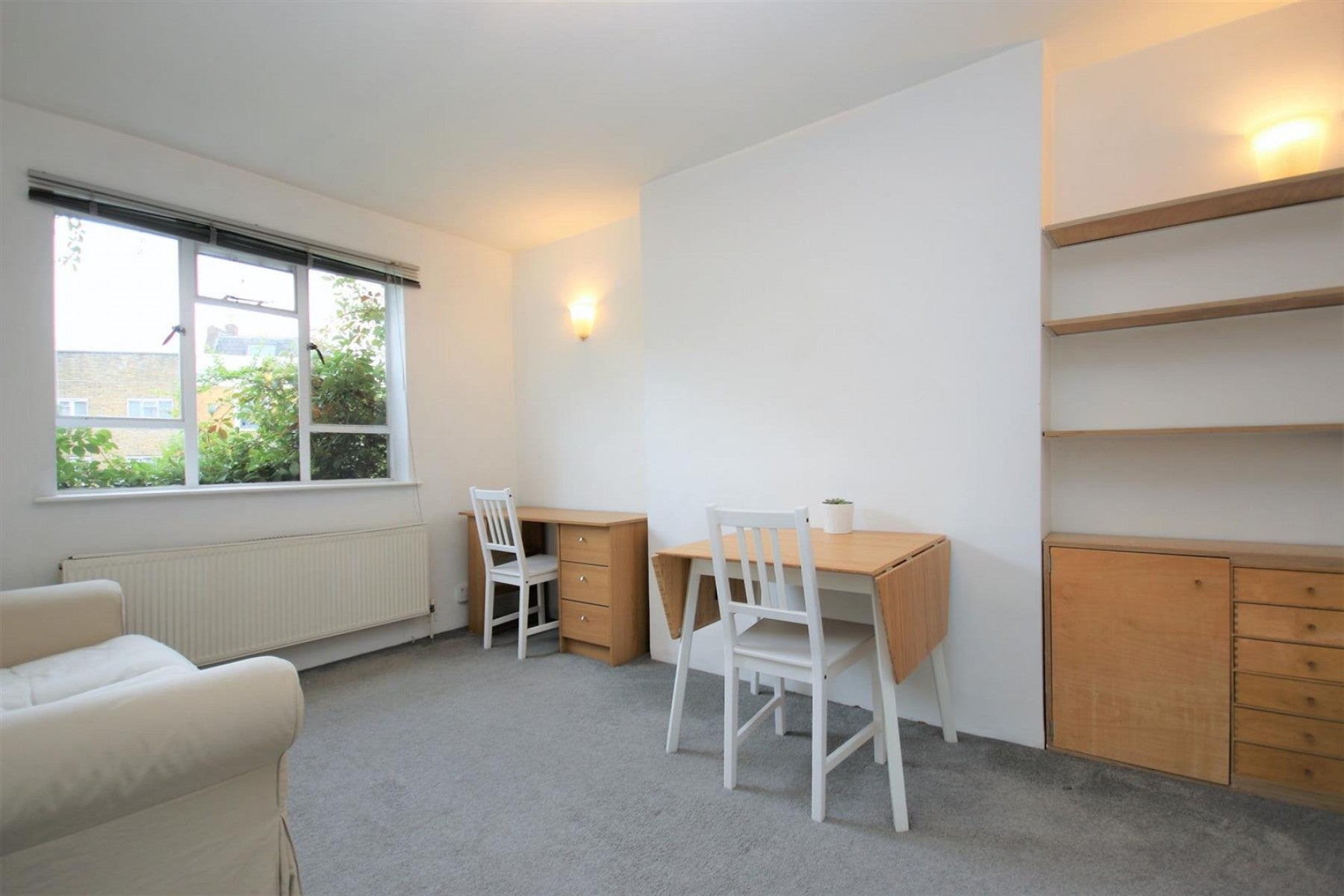 Flat Rochester Road in Greater London