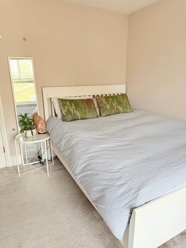 Room Tintern Street in Greater London