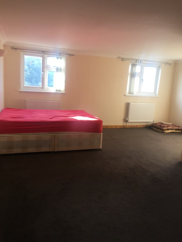 Room Princes Street in Slough