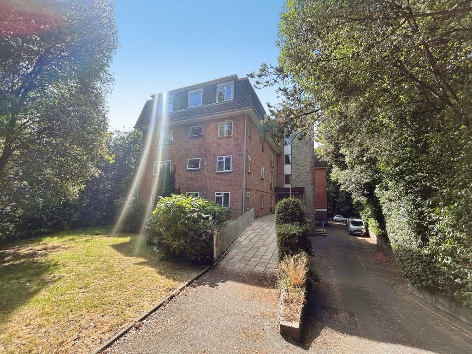 Flat Madeira Road in Bournemouth