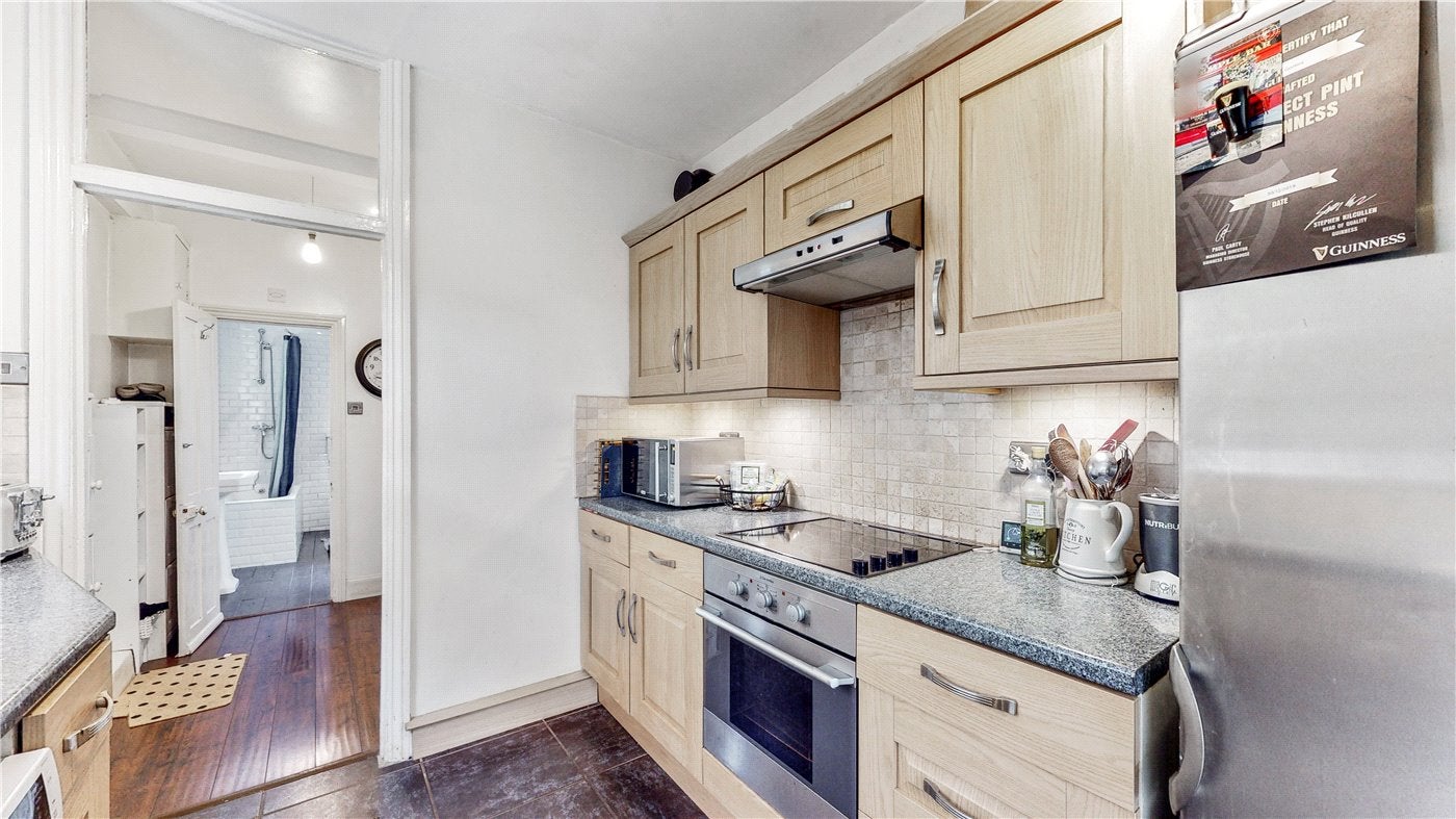 Flat Florence Road in Greater London