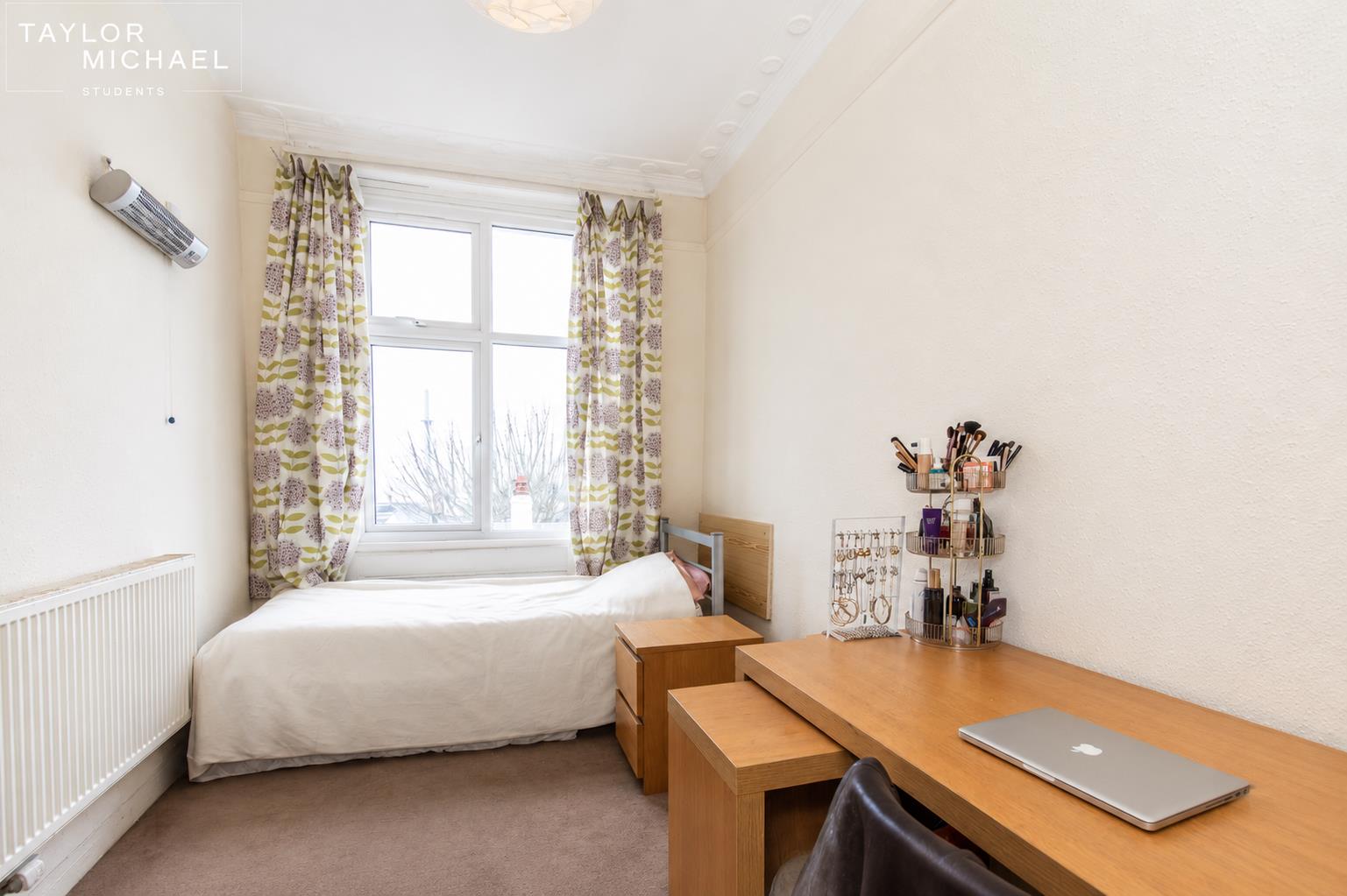 Room Powis Grove in Brighton