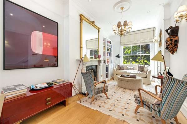 House Alderney Street in City of Westminster