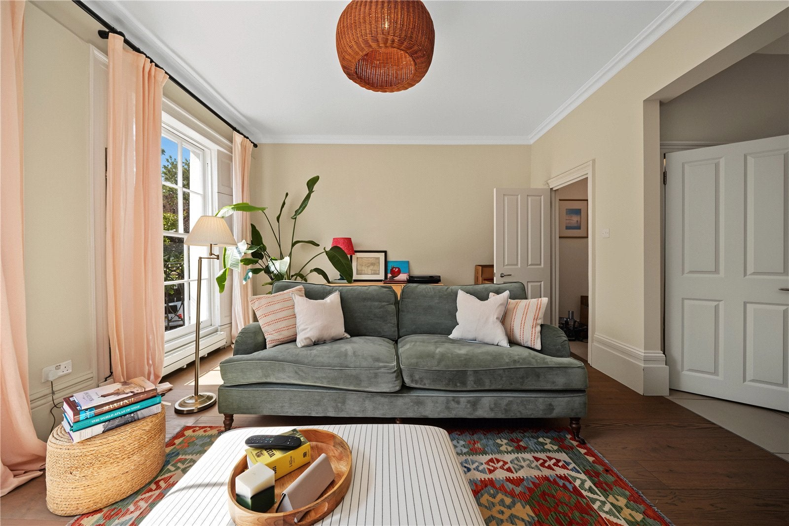Flat Claremont Square in Greater London