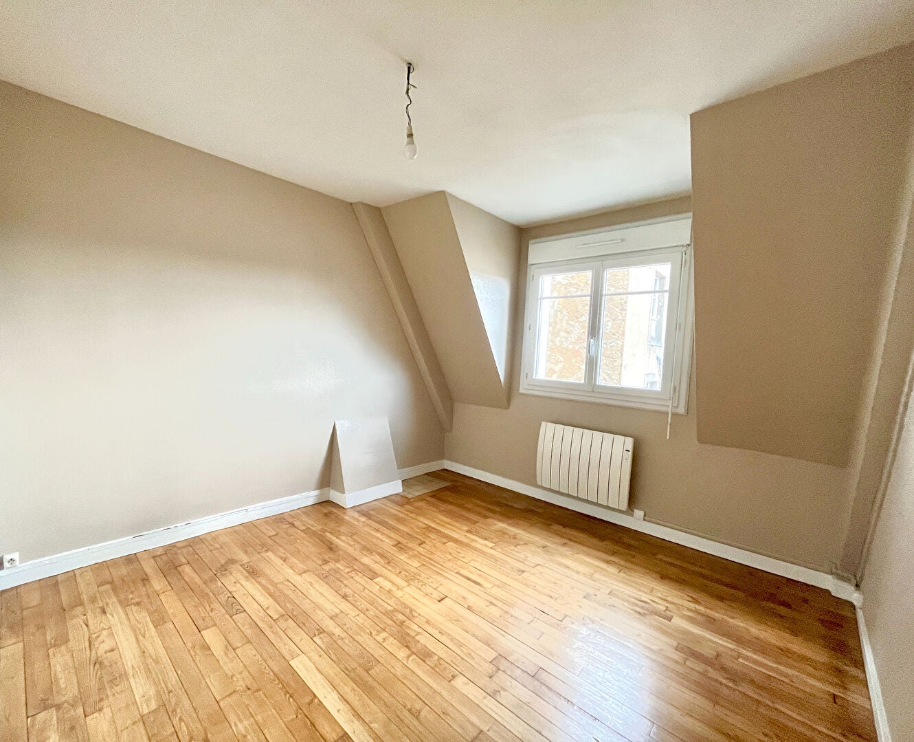 Flat Rue d'Avesnières in Laval