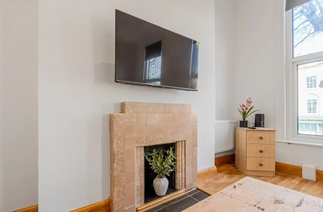 Flat London Road in Greater London