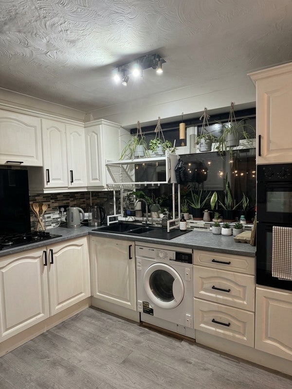 Room Failsworth Close in Nottingham
