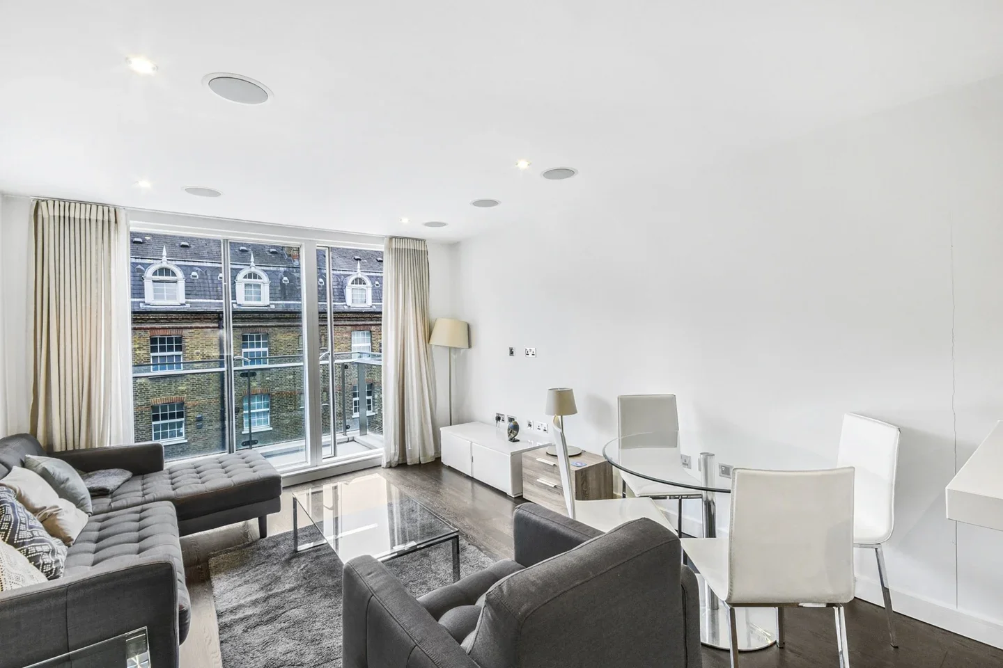 Flat Gatliff Road in City of Westminster