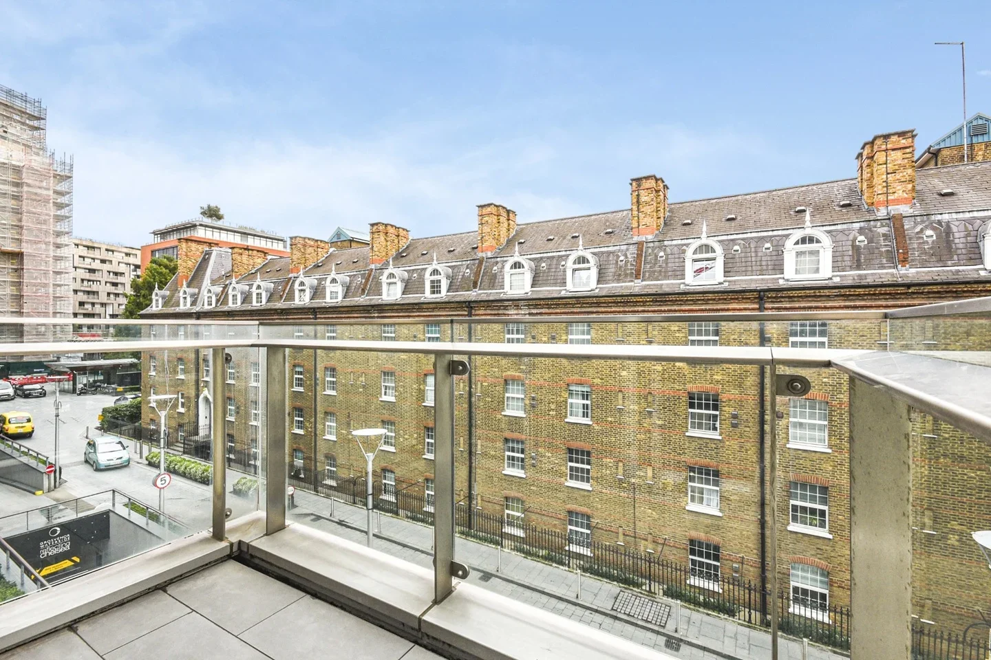 Flat Gatliff Road in City of Westminster