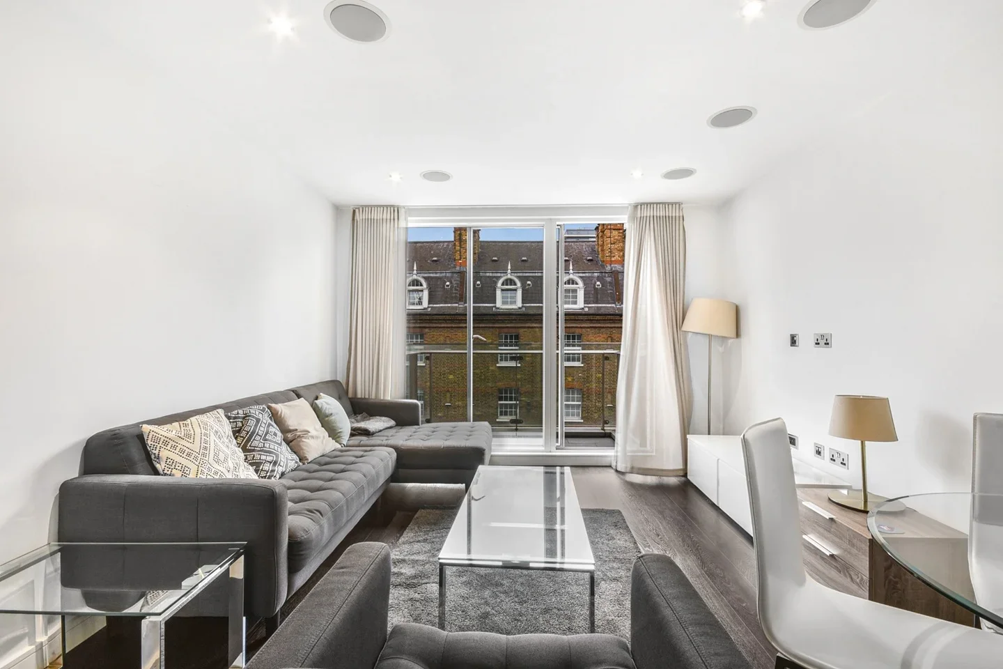 Flat Gatliff Road in City of Westminster