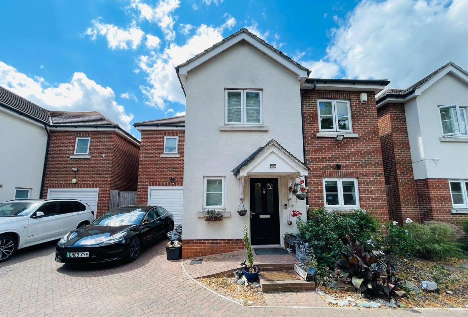 House Lindale Close in Greater London