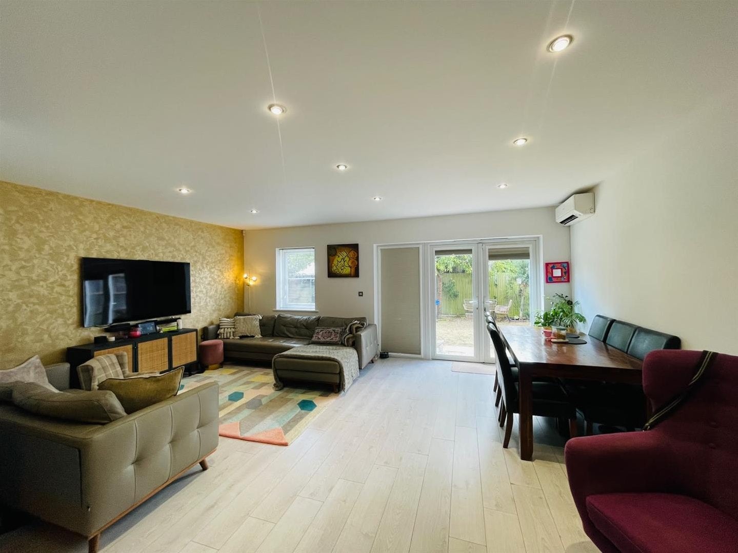 House Lindale Close in Greater London