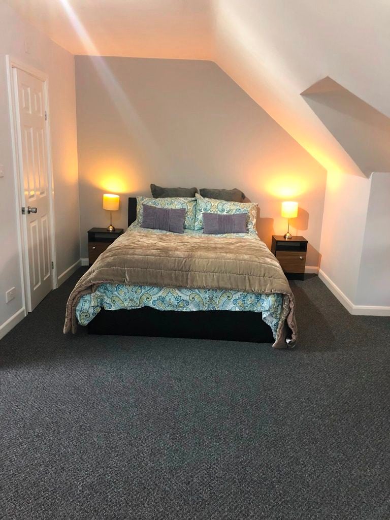 Room Hinderwell Street in Hull