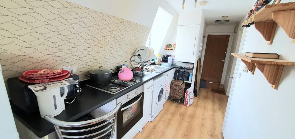 Flat Dollis Road in Greater London