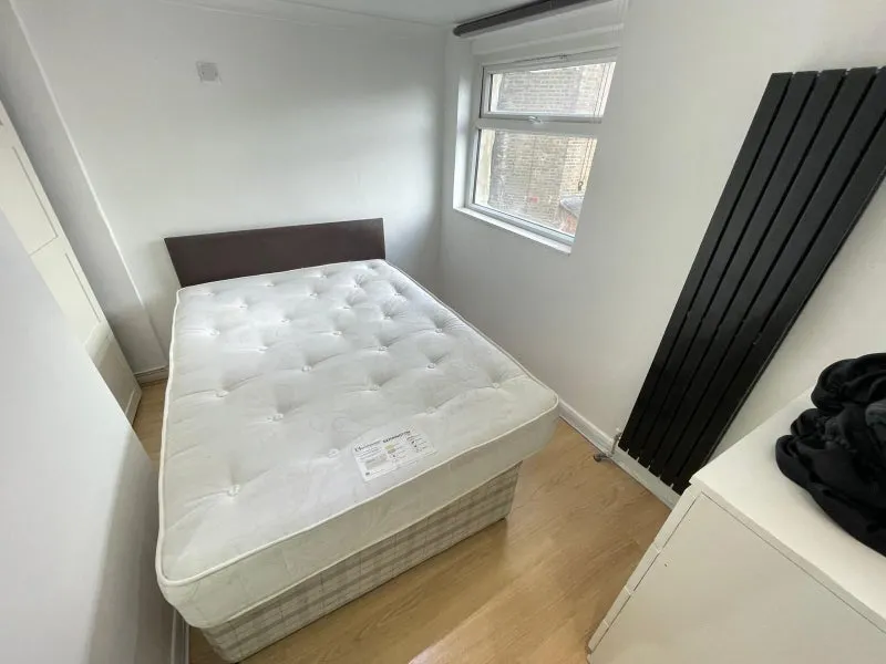 Flat Blackstock Road in Greater London