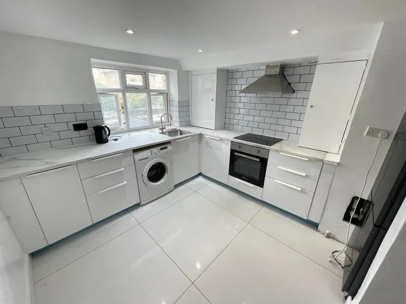 Flat Blackstock Road in Greater London